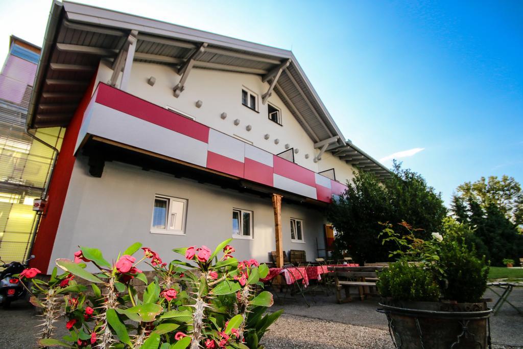 Jugendhotel Egger - Youth Hostel Landskron Zewnętrze zdjęcie