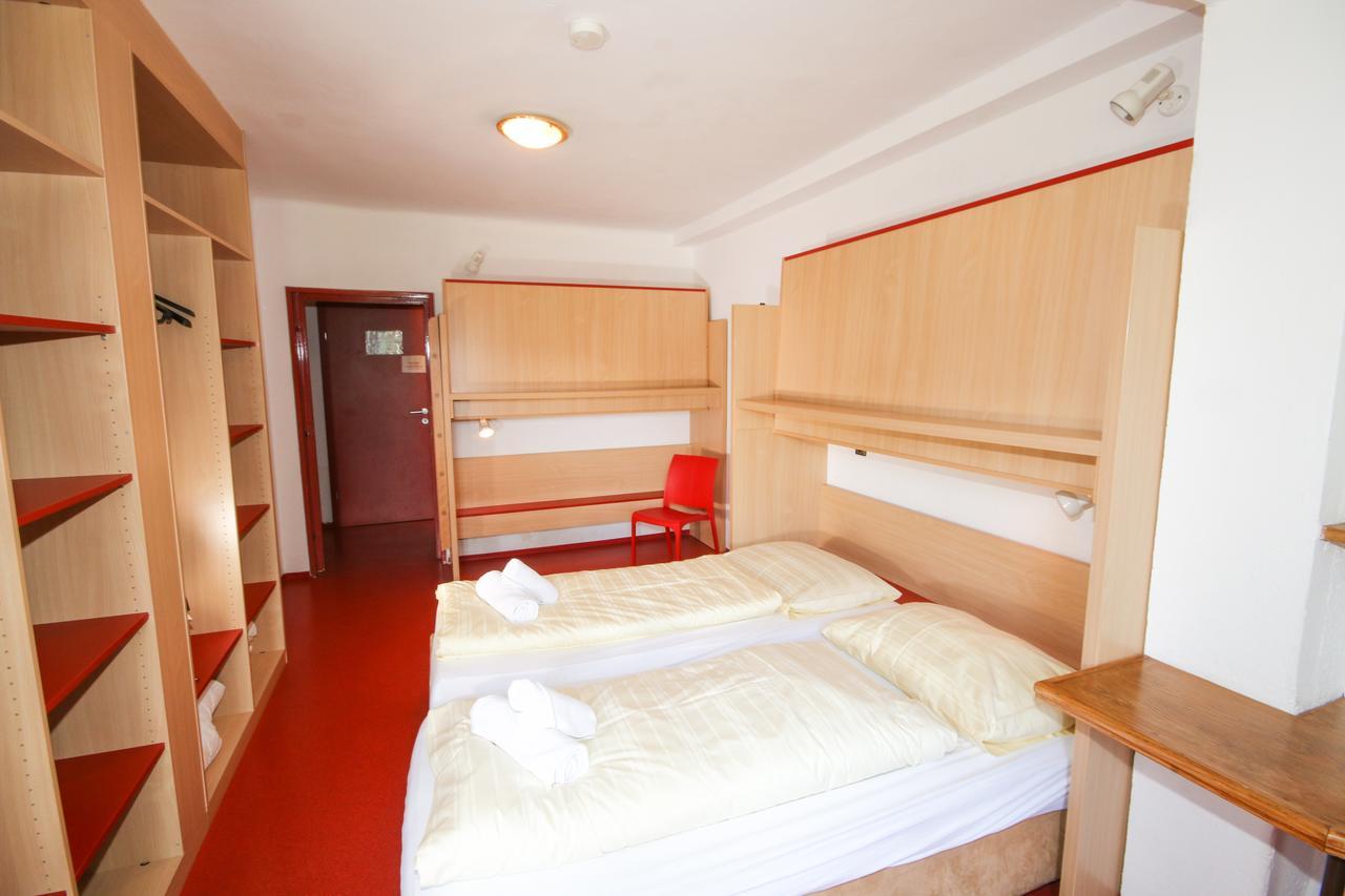 Jugendhotel Egger - Youth Hostel Landskron Zewnętrze zdjęcie