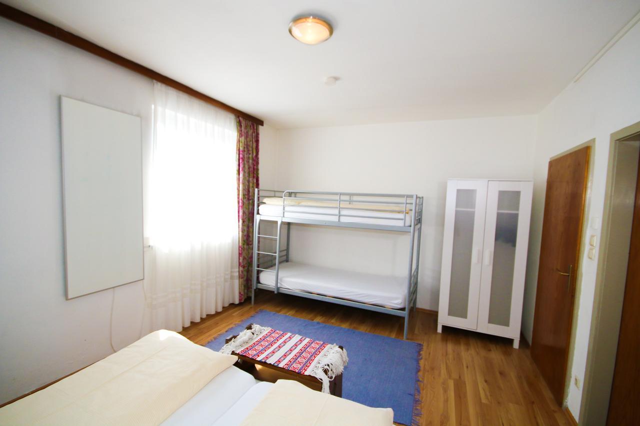 Jugendhotel Egger - Youth Hostel Landskron Zewnętrze zdjęcie